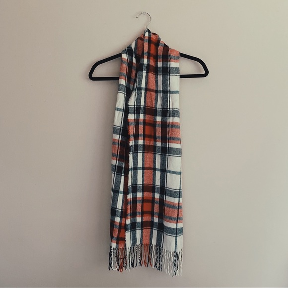 🆕 H&M | Red & Navy Plaid Scarf - Picture 3 of 4